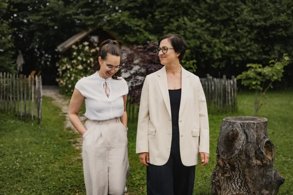 Sarah Kind und Dr. Franziska Haberl Robe & Resonanz Consulting